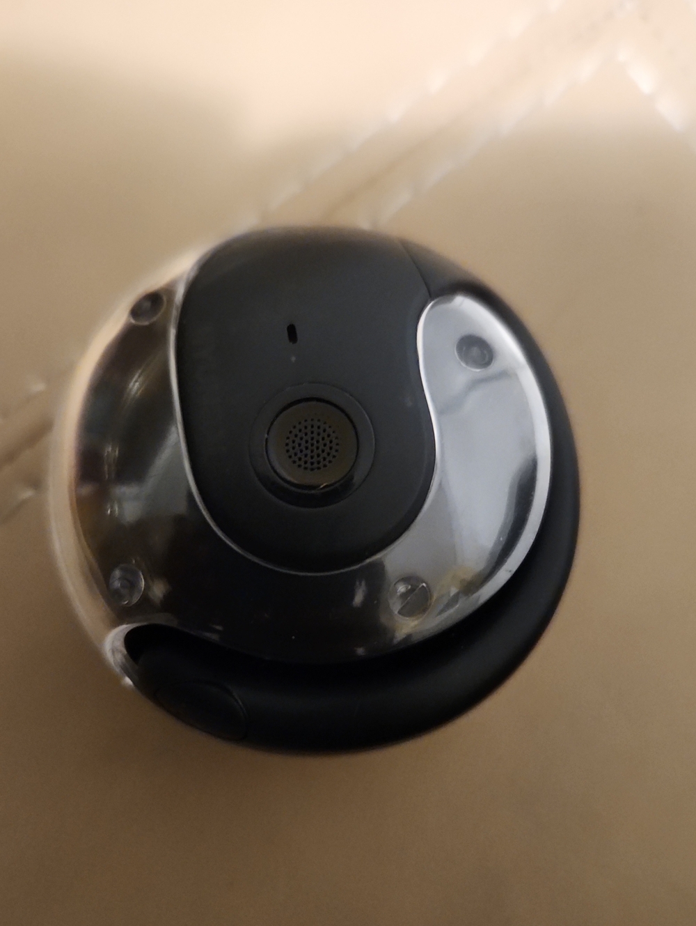 Wireless Bluetooth Earbud in Black and Clear